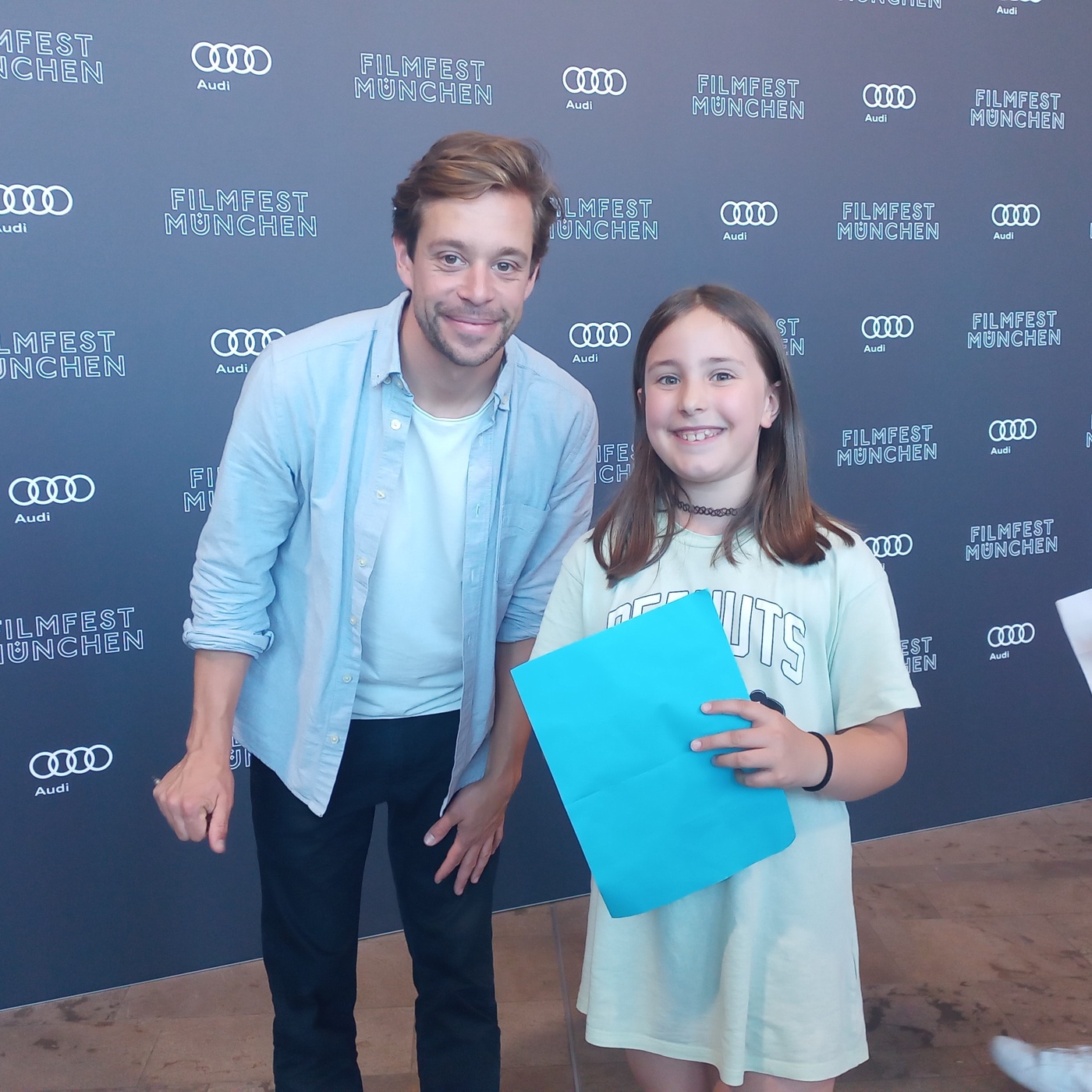 Reporterin Maia trifft Checker Tobi beim Kinderfilmfest München