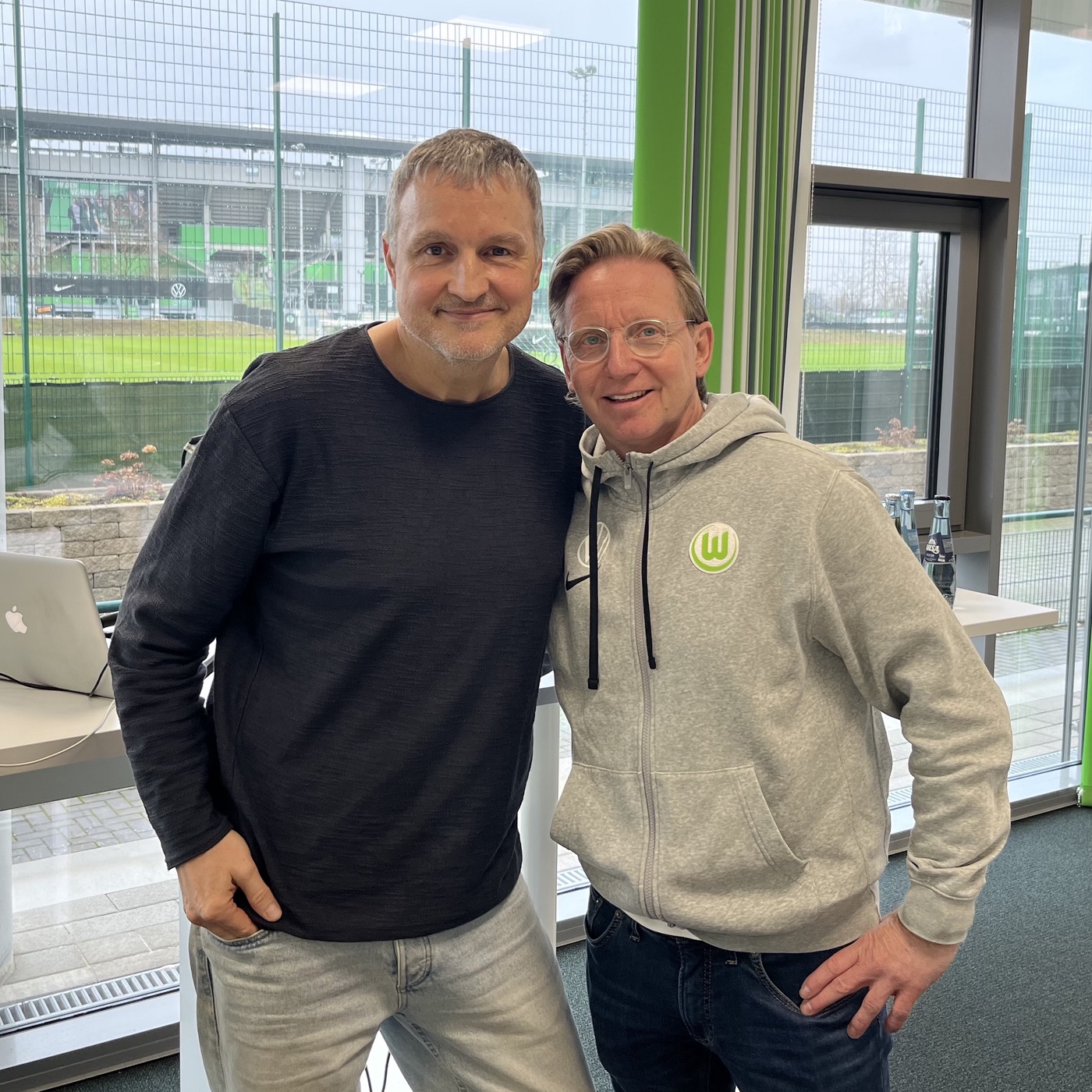 Hinter der Rückennummer mit Roy Präger