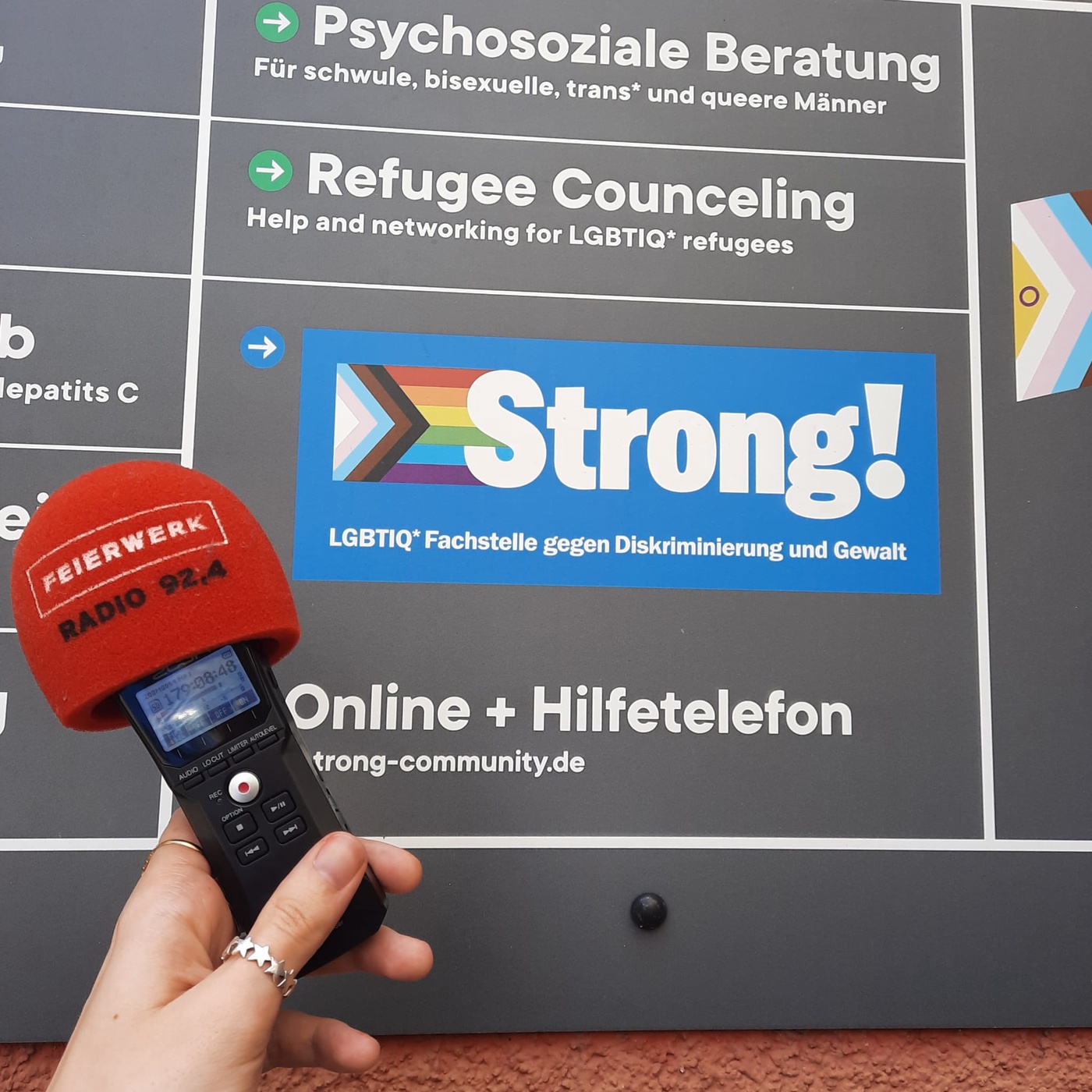 Wie sicher ist queer sein in Bayern? Das dokumentiert Strong!
