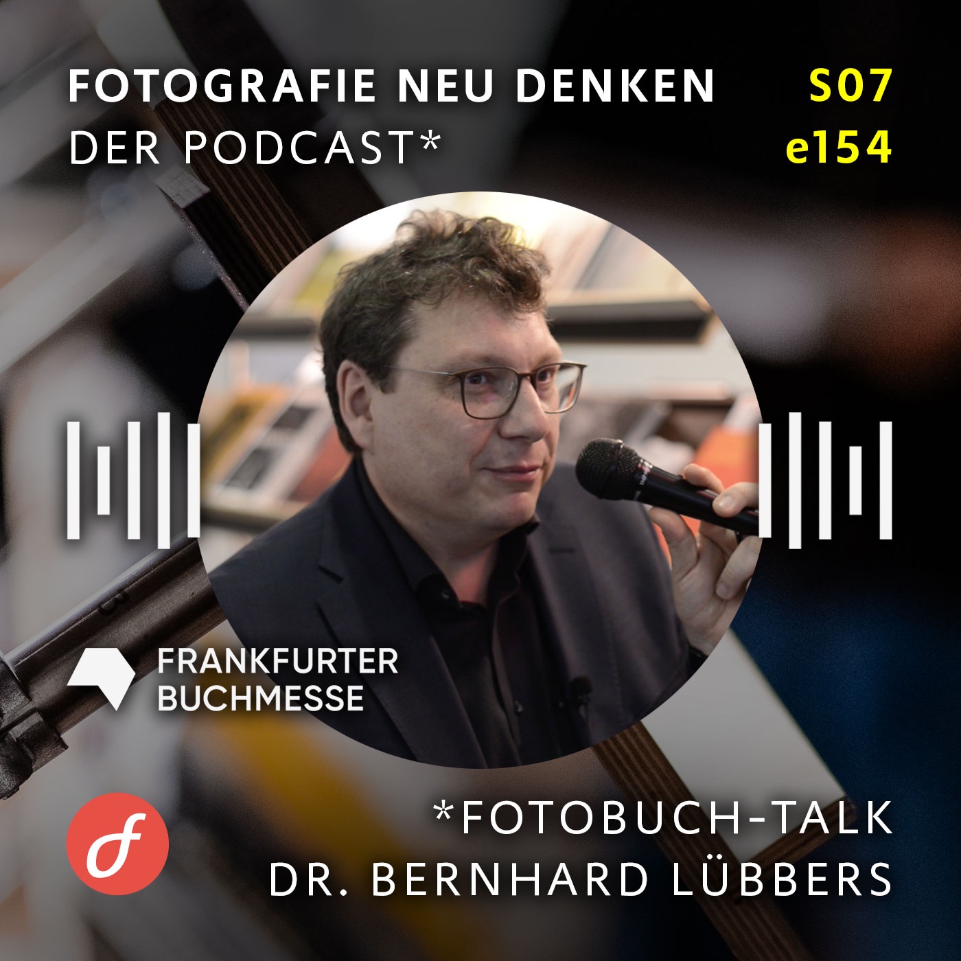 e154 »Wir lernen durch Bücher. Fotobuch-Talk mit Dr. Bernhard Lübbers. Frankfurter Buchmesse.«