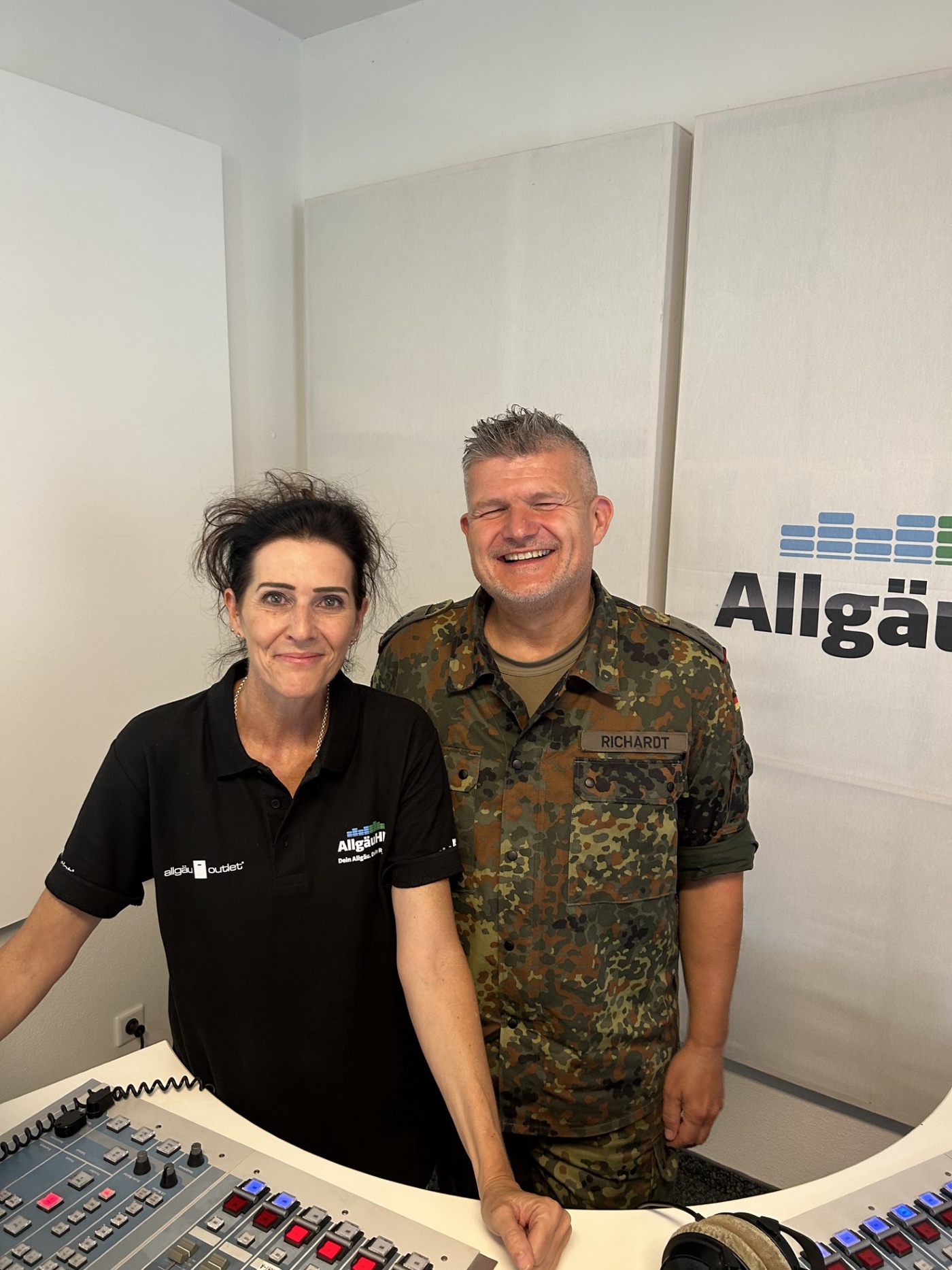 Kaffeeklatsch 24.08.26: Oberst Tim Richardt – Kommandeur der Schule für ABC-Abwehr und Gesetzliche Schutzaufgaben Sontho