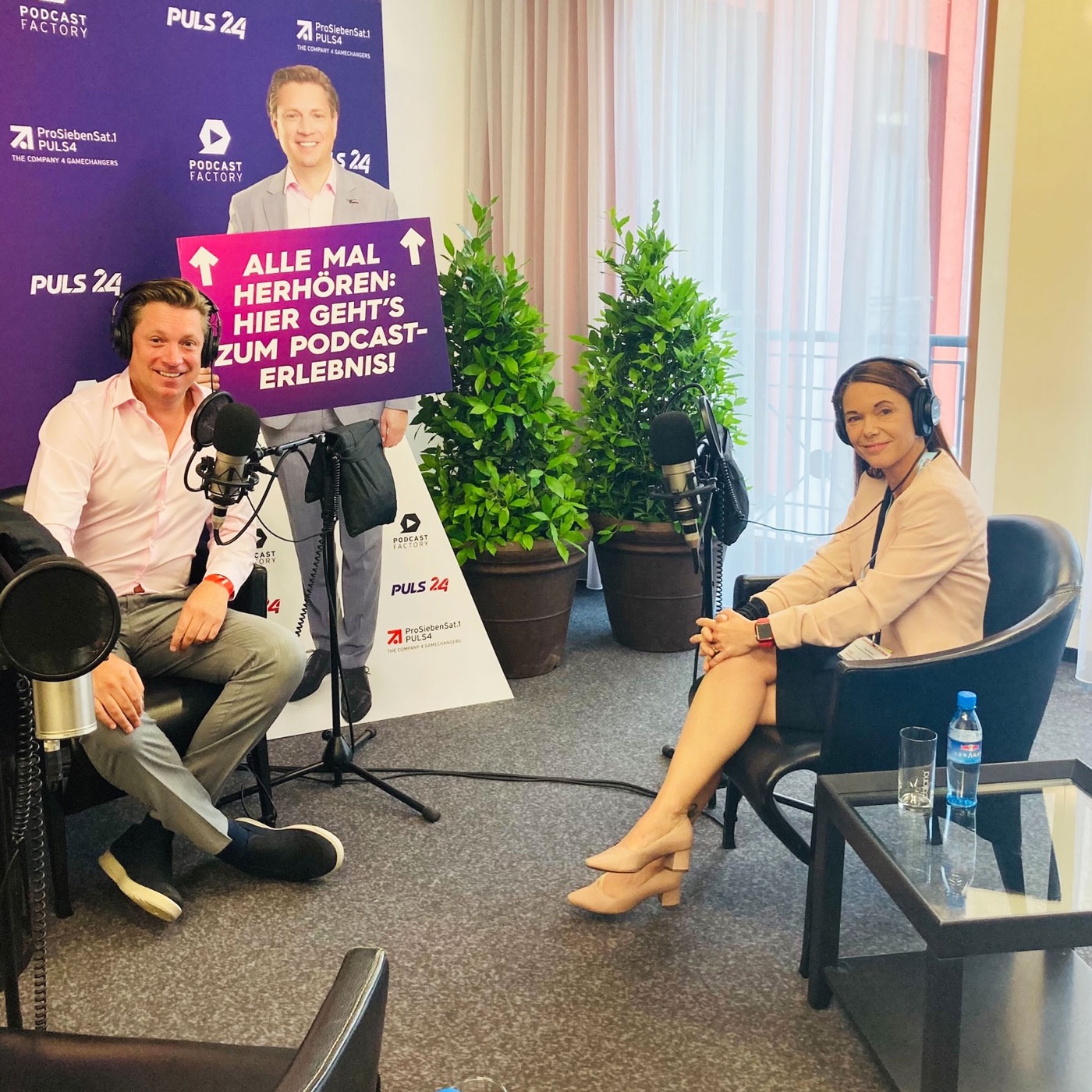 Ines Schurin (Leiterin Unternehmenskommunikation, REWE International AG) mit Michael Stix (CCO, ProSiebenSat.1 PULS 4)