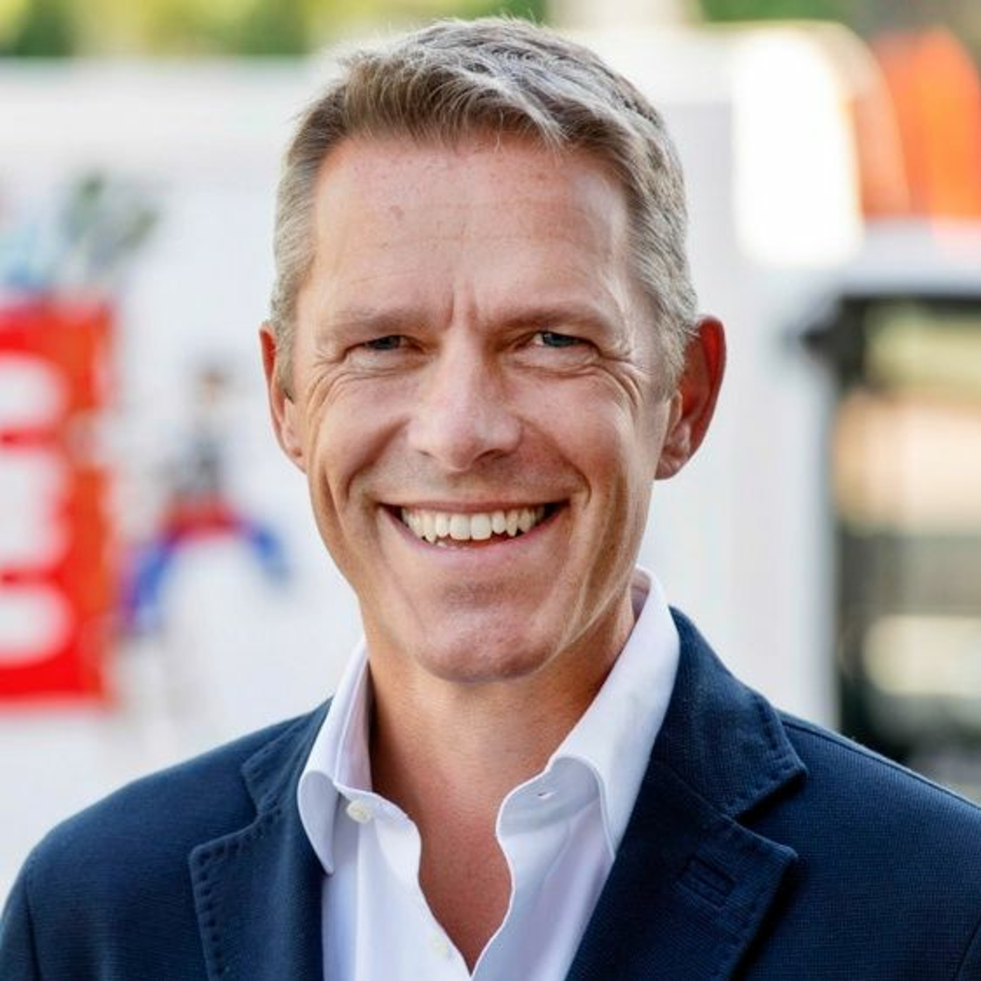 #6 Michiel Muller - How Picnic gained 5% market share in 3y following the milkman model