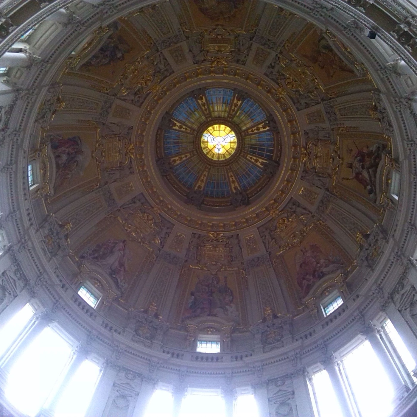 Gott ist Gott, überall, immer, für jeden Menschen 