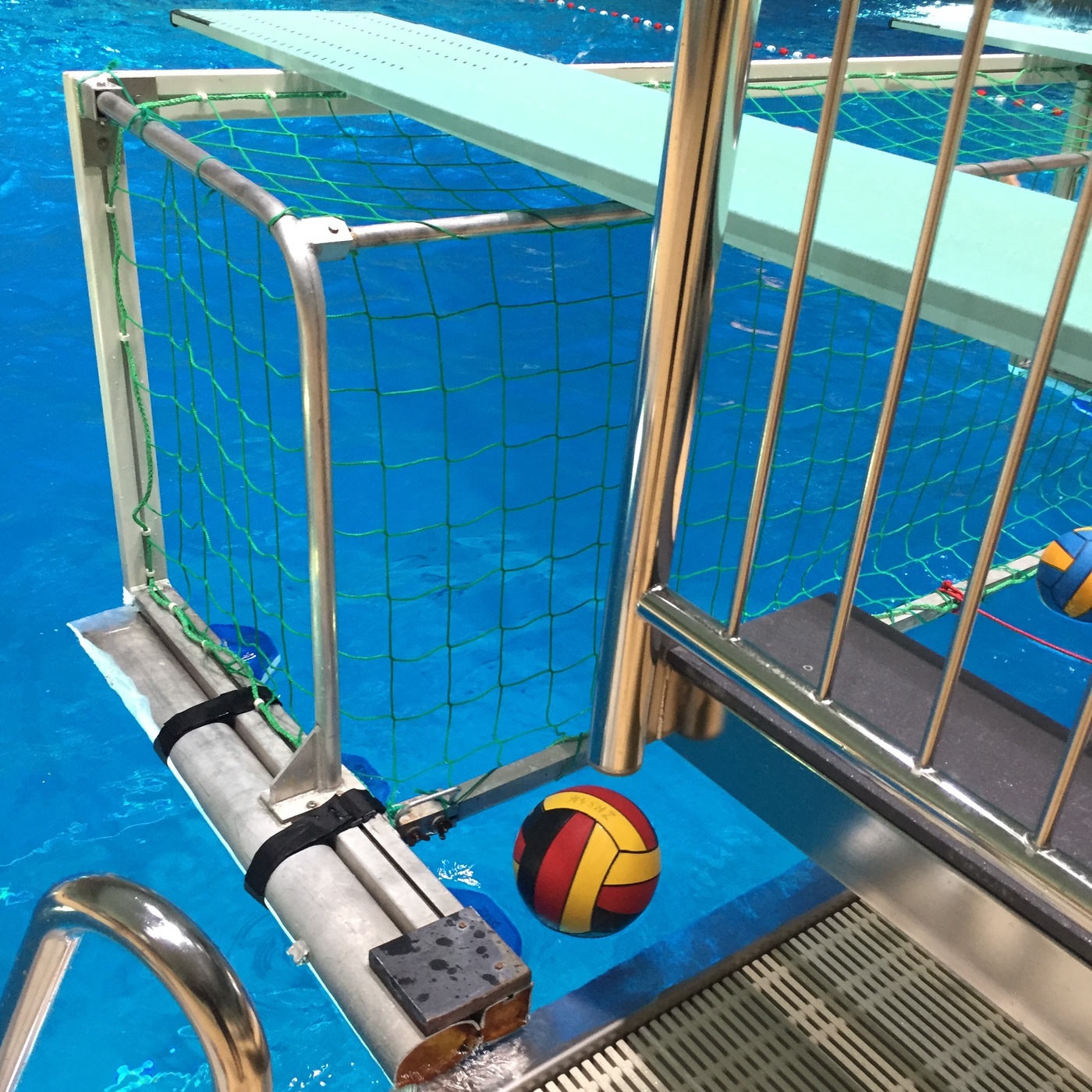 So geht Wasserball!