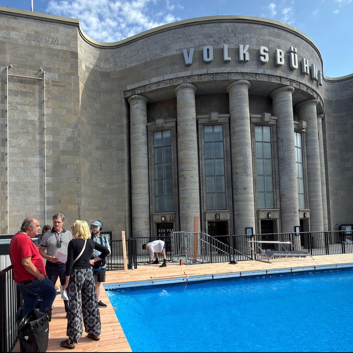 Matthias Lilienthal, die Volksbühne und ein Schwimmbad mitten in Berlin
