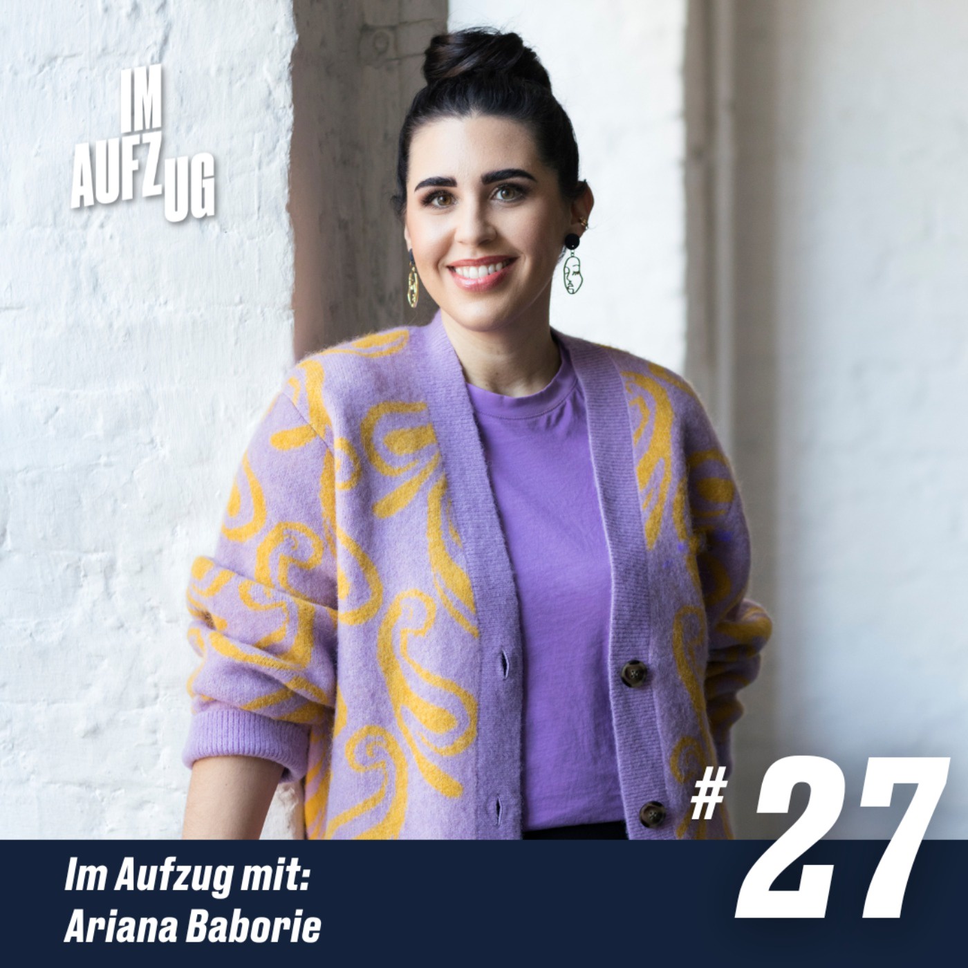 Im Aufzug mit Ariana Baborie