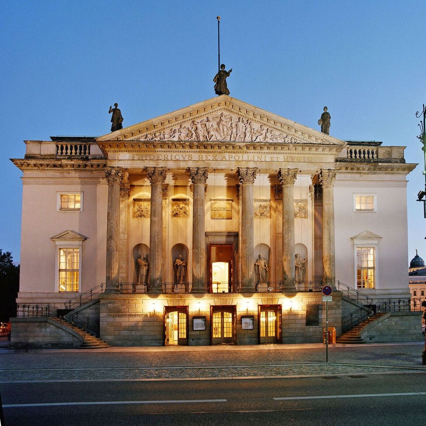 Vorhang auf für Berlins Opern!