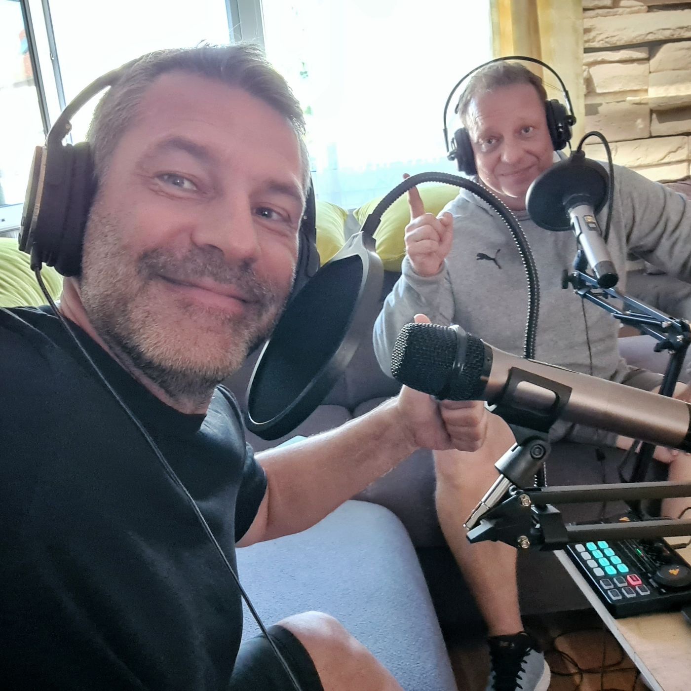Laó & Linho (40): Urlaub, Stadion &Urlaub