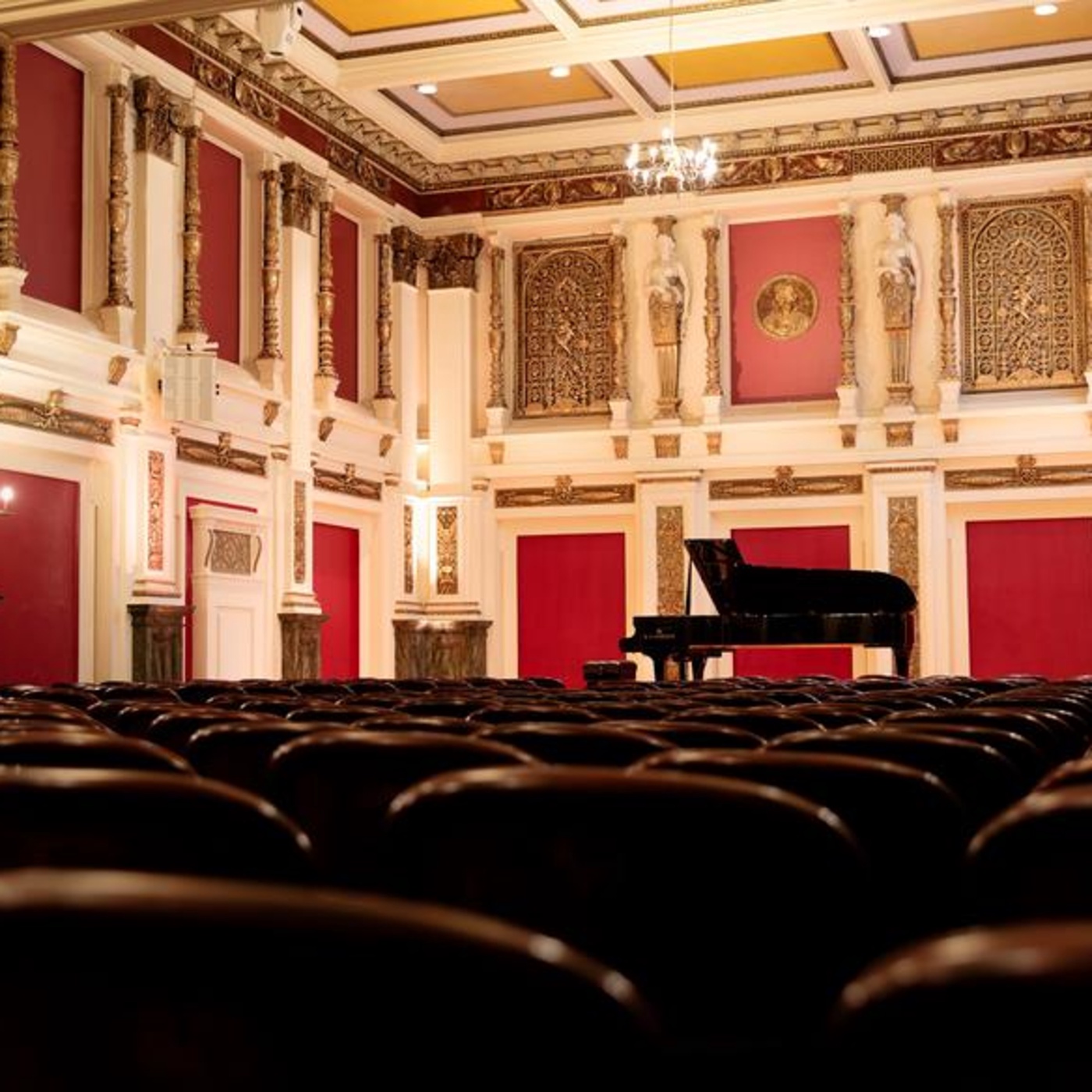 Die Wiener Pianistin Mitra Kotte